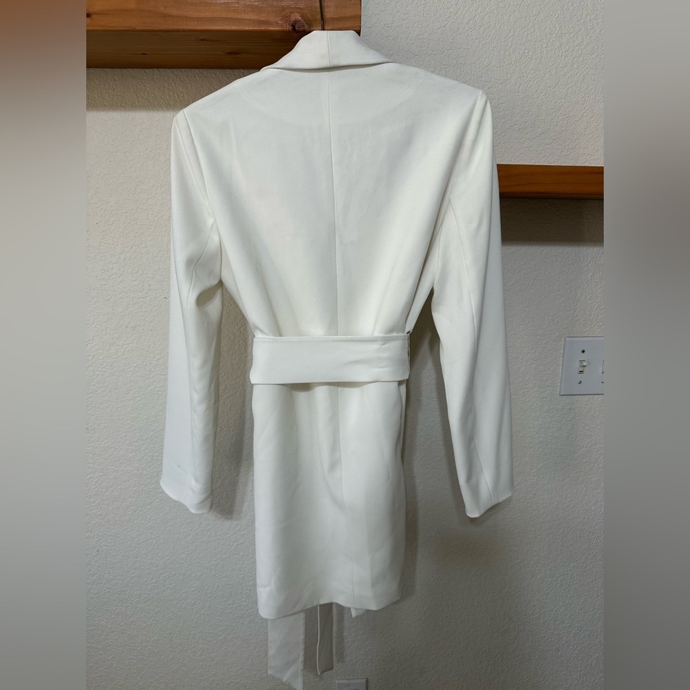 Alice + Olivia Wheaton Shawl Colllar Wrap Blazer in Off White - Picture 5 of 16